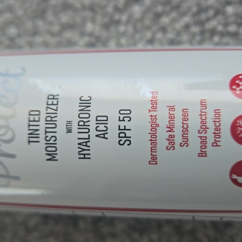 MD Healthy Skin Lab Protect Tinted Moisturizer With Hyaluronic Acid SPF 50 - Picture 4 of 6